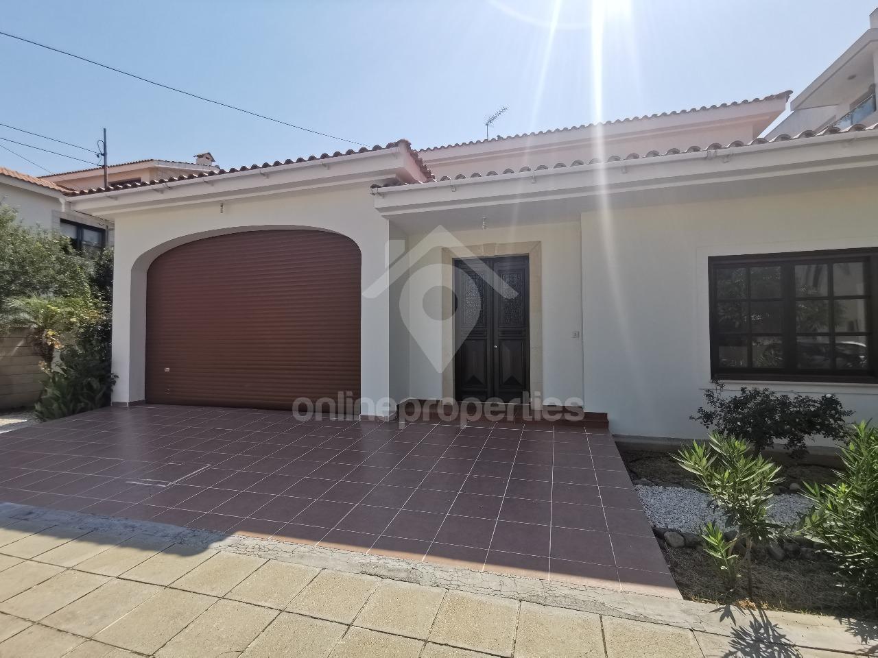 To change image, hover mouse over thumbnails below