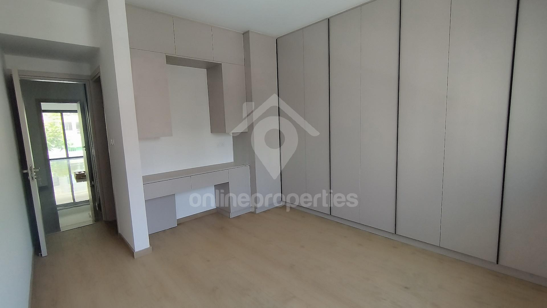 To change image, hover mouse over thumbnails below