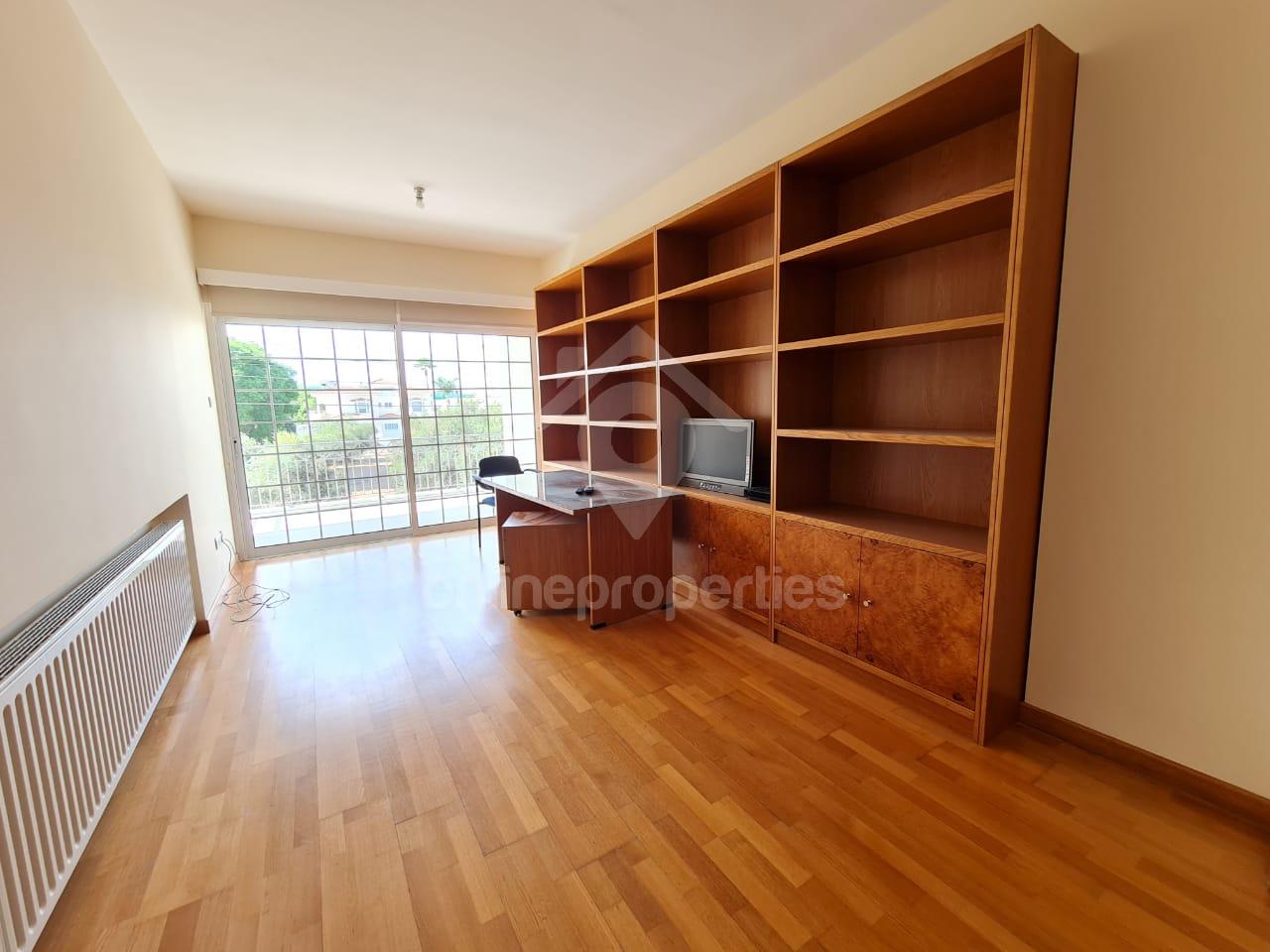 To change image, hover mouse over thumbnails below