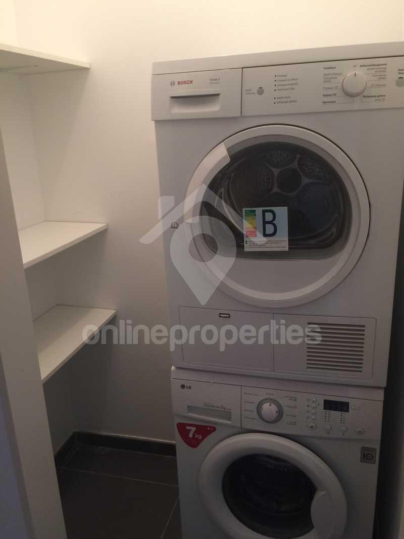 To change image, hover mouse over thumbnails below