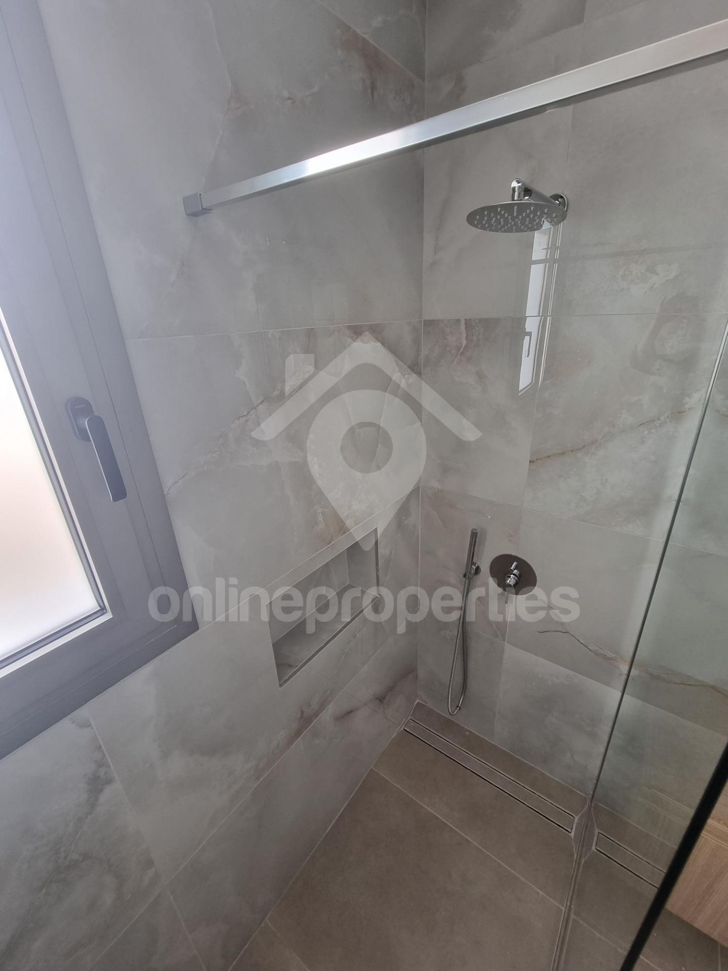 To change image, hover mouse over thumbnails below