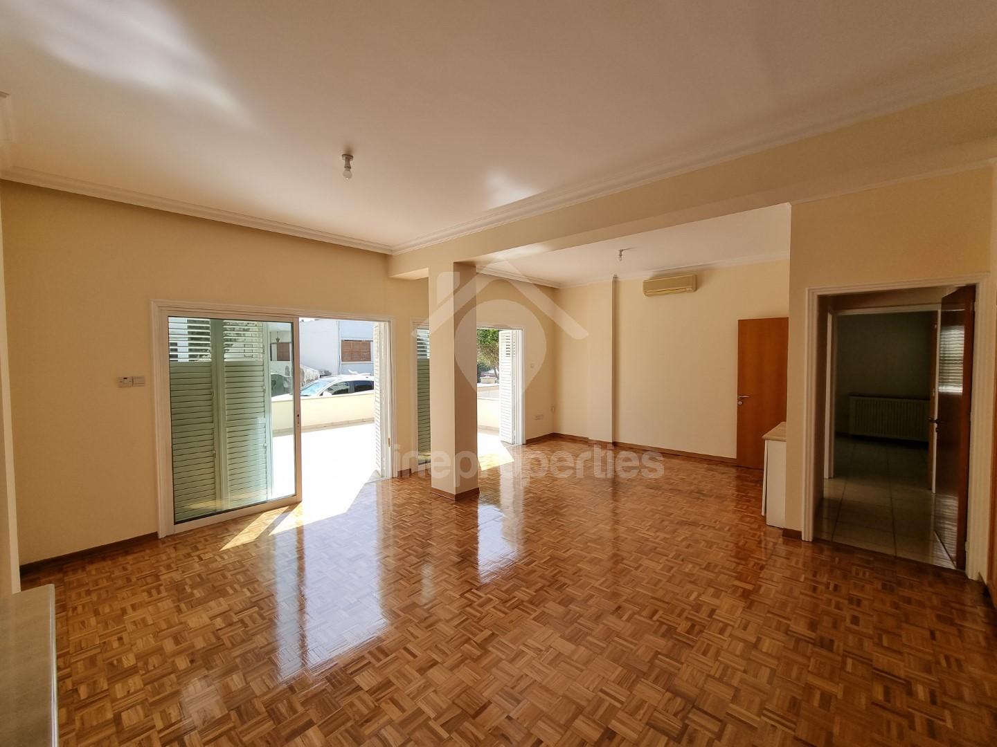 To change image, hover mouse over thumbnails below