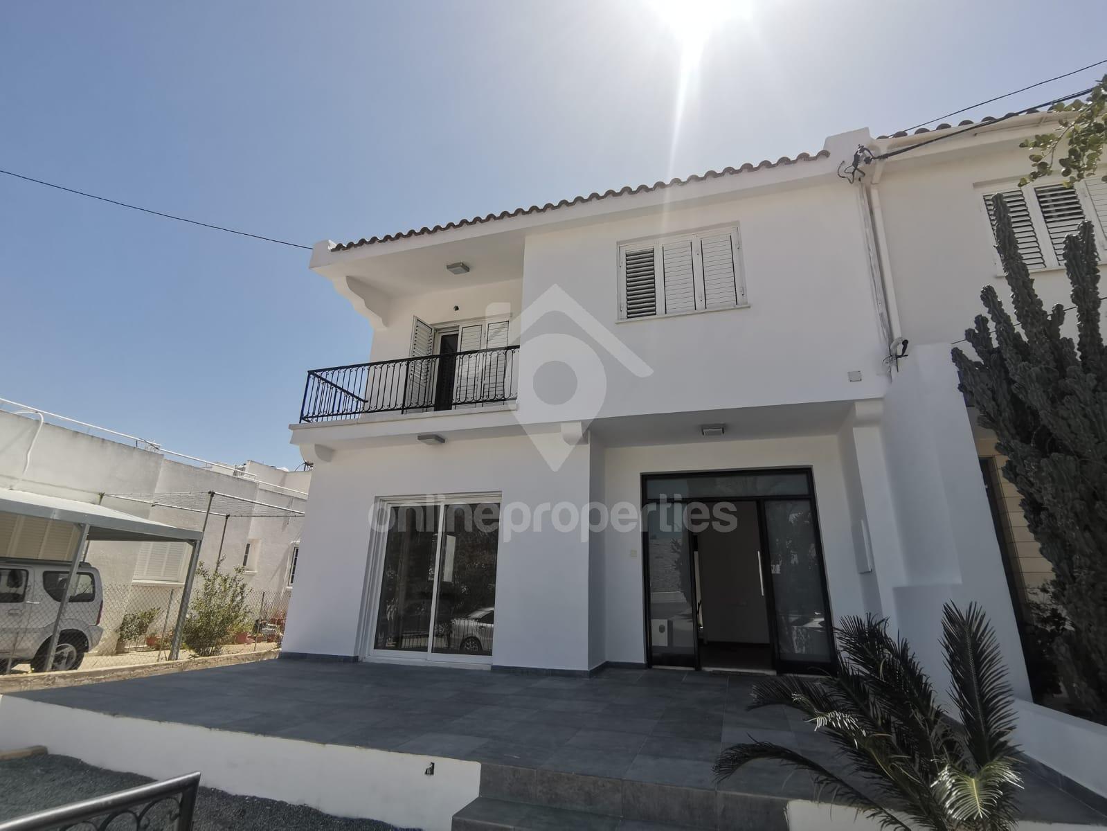 To change image, hover mouse over thumbnails below