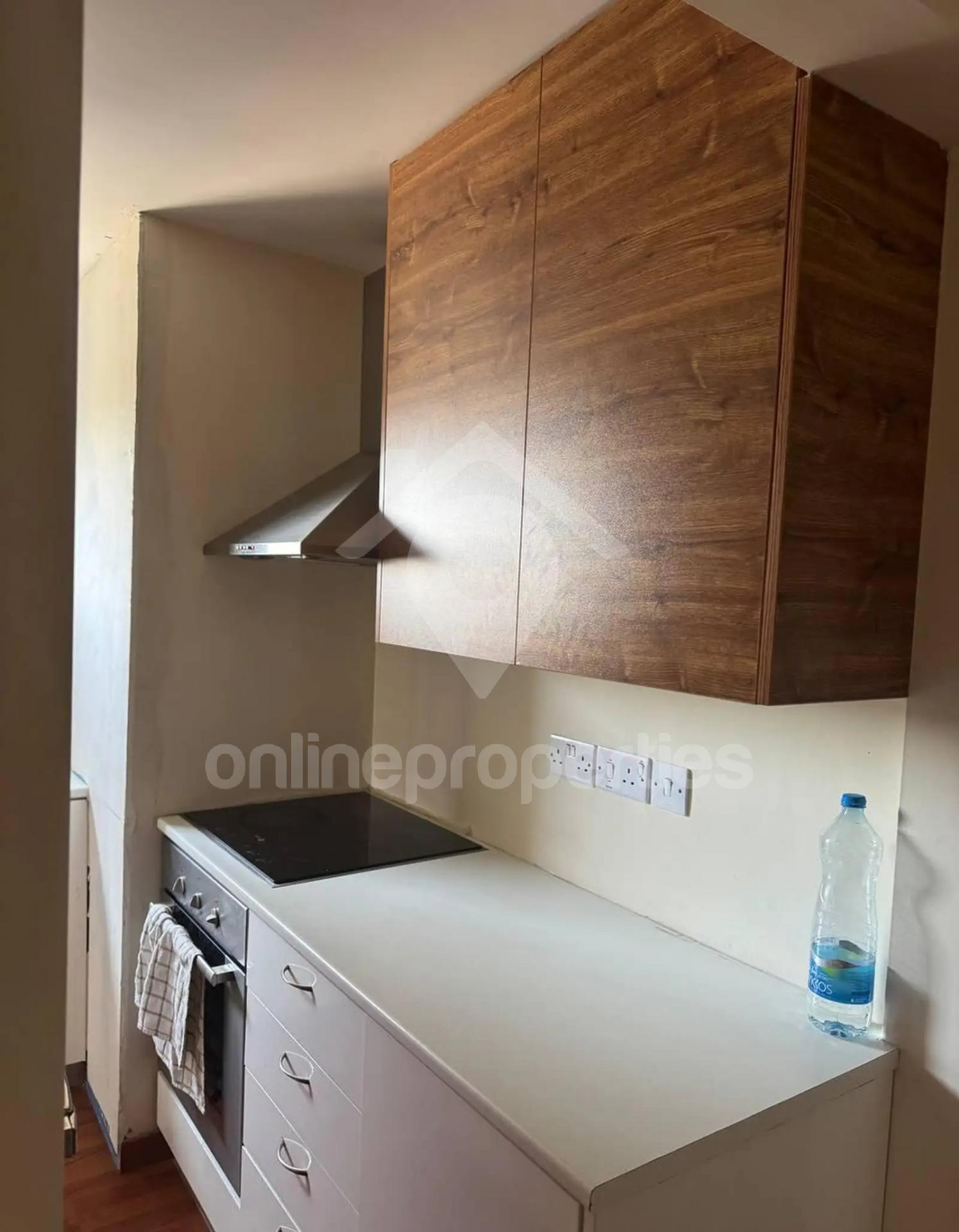 To change image, hover mouse over thumbnails below