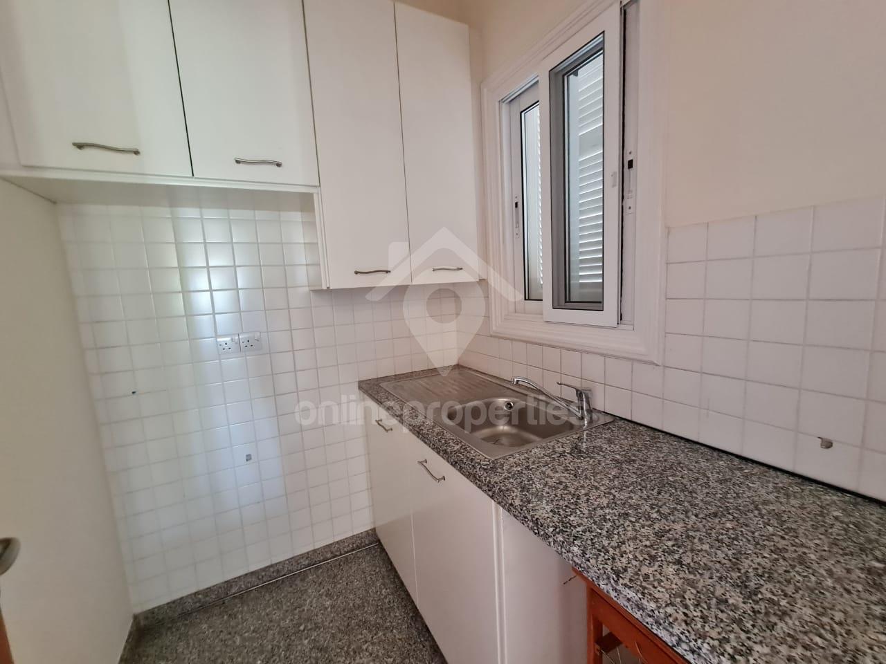 To change image, hover mouse over thumbnails below