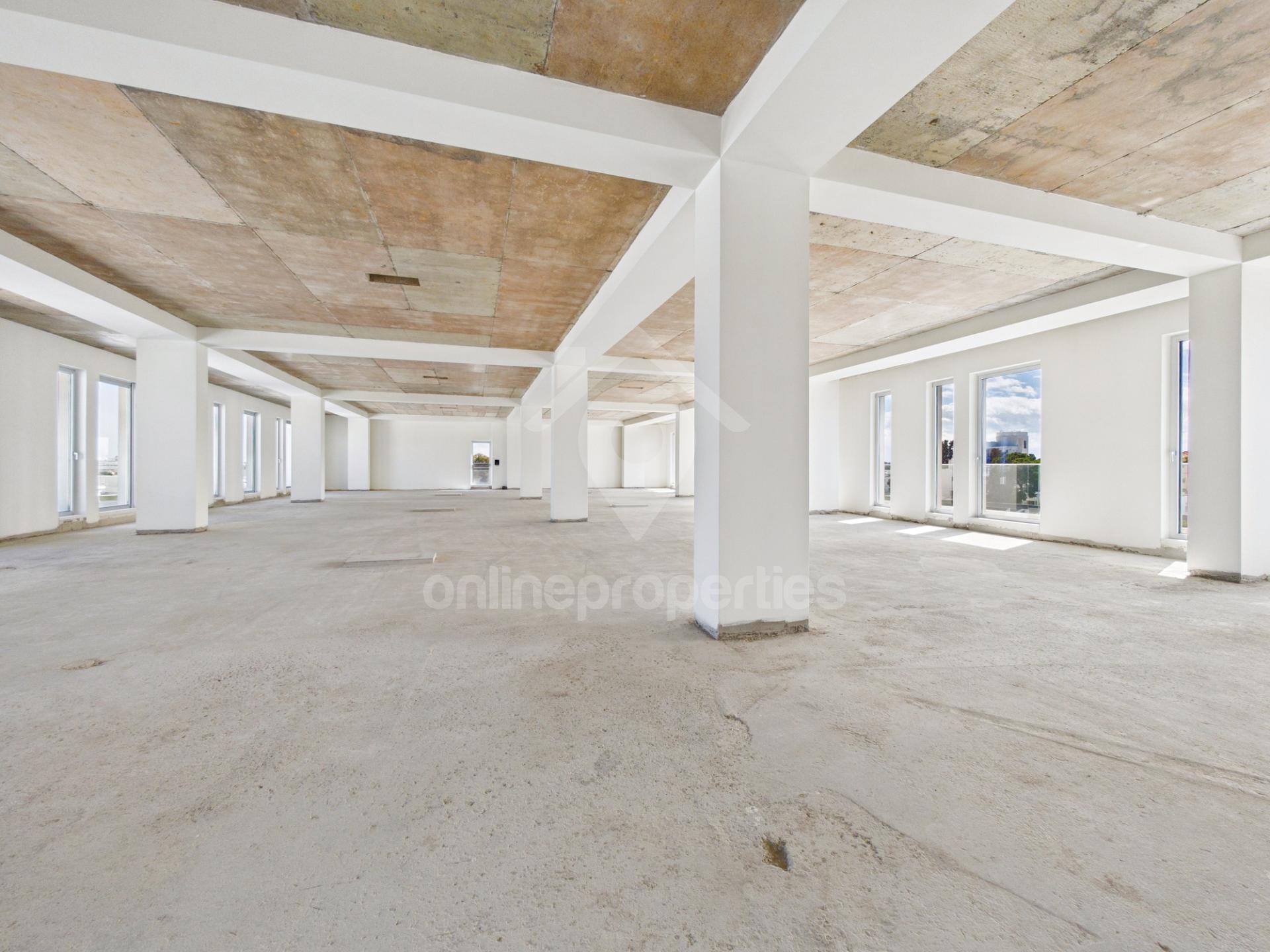 To change image, hover mouse over thumbnails below