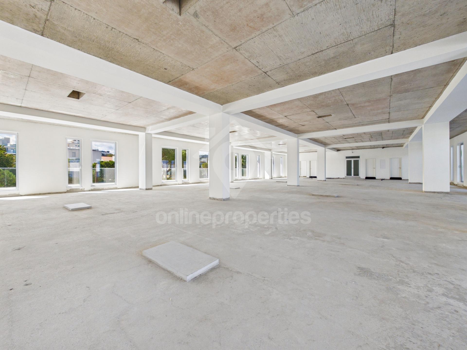 To change image, hover mouse over thumbnails below