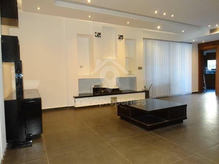 To change image, hover mouse over thumbnails below