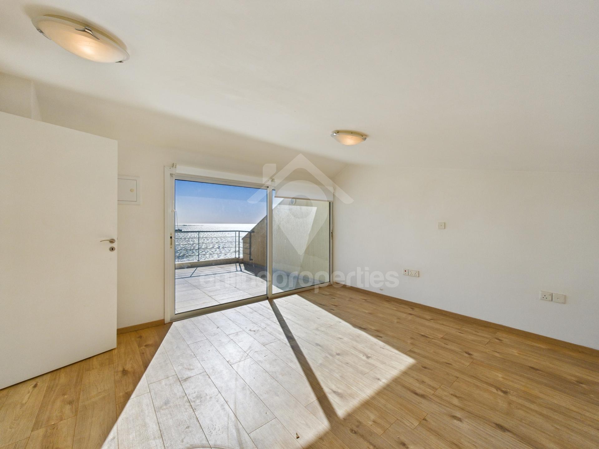 To change image, hover mouse over thumbnails below