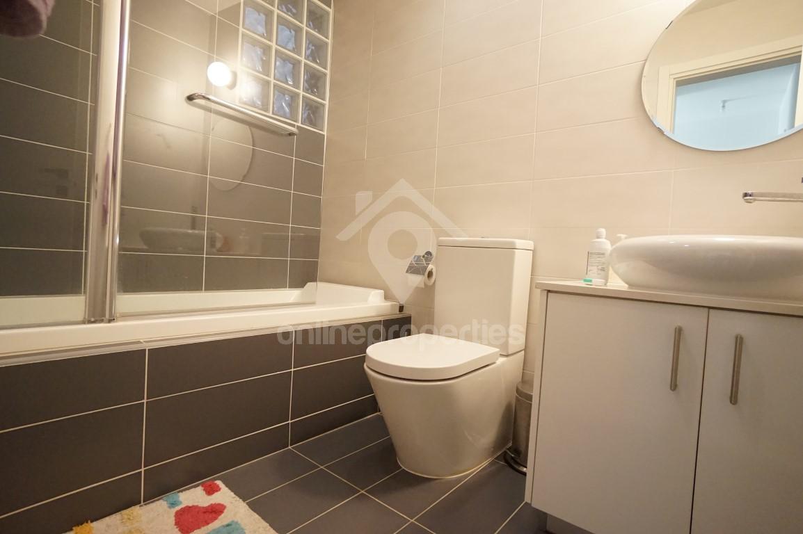 To change image, hover mouse over thumbnails below