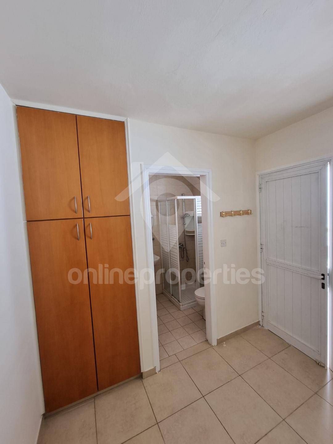 To change image, hover mouse over thumbnails below