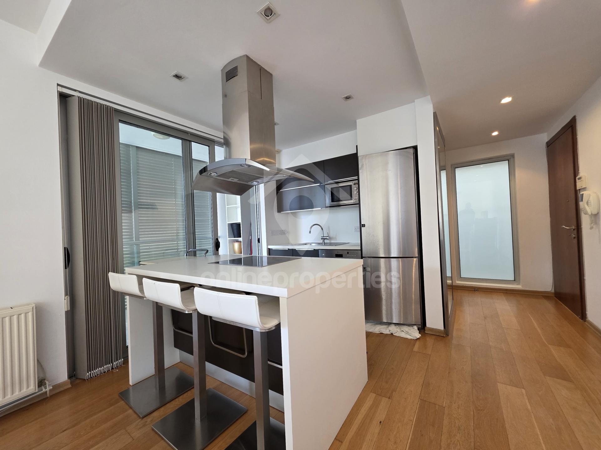 To change image, hover mouse over thumbnails below