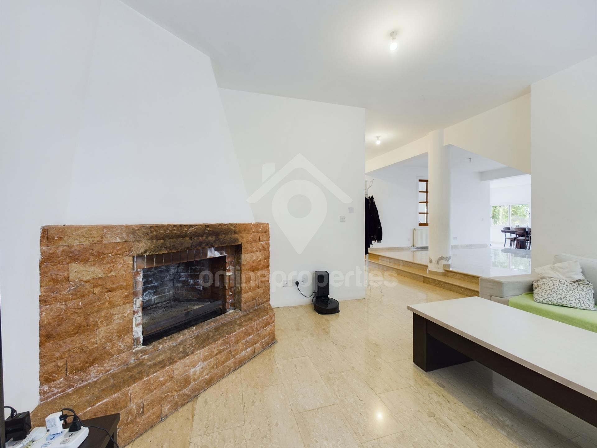 To change image, hover mouse over thumbnails below