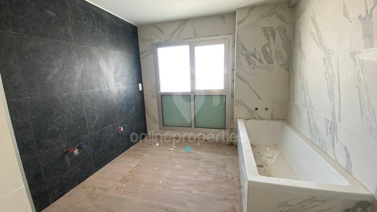 To change image, hover mouse over thumbnails below