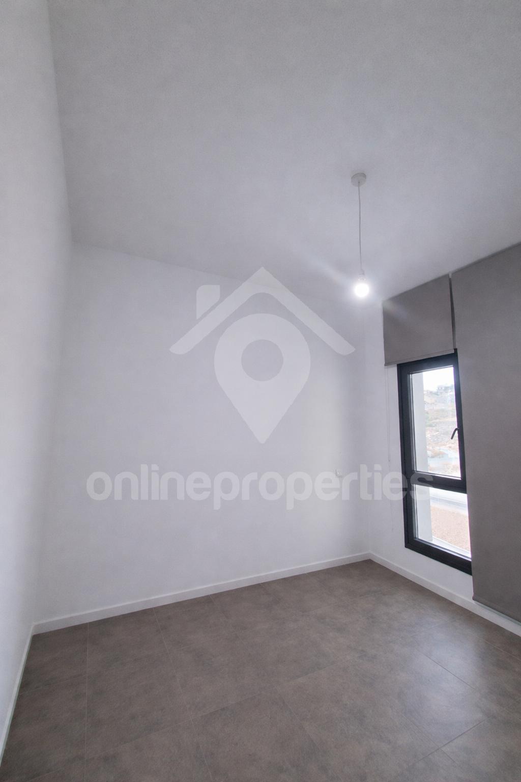 To change image, hover mouse over thumbnails below