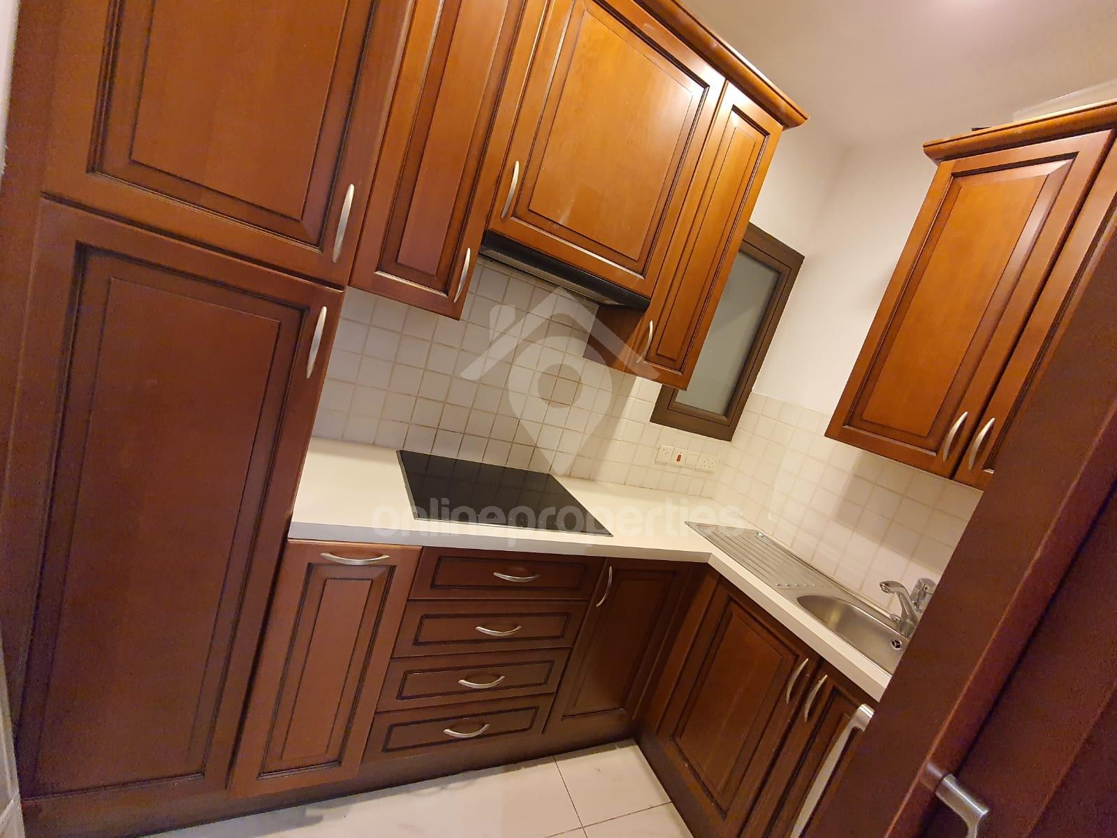 To change image, hover mouse over thumbnails below