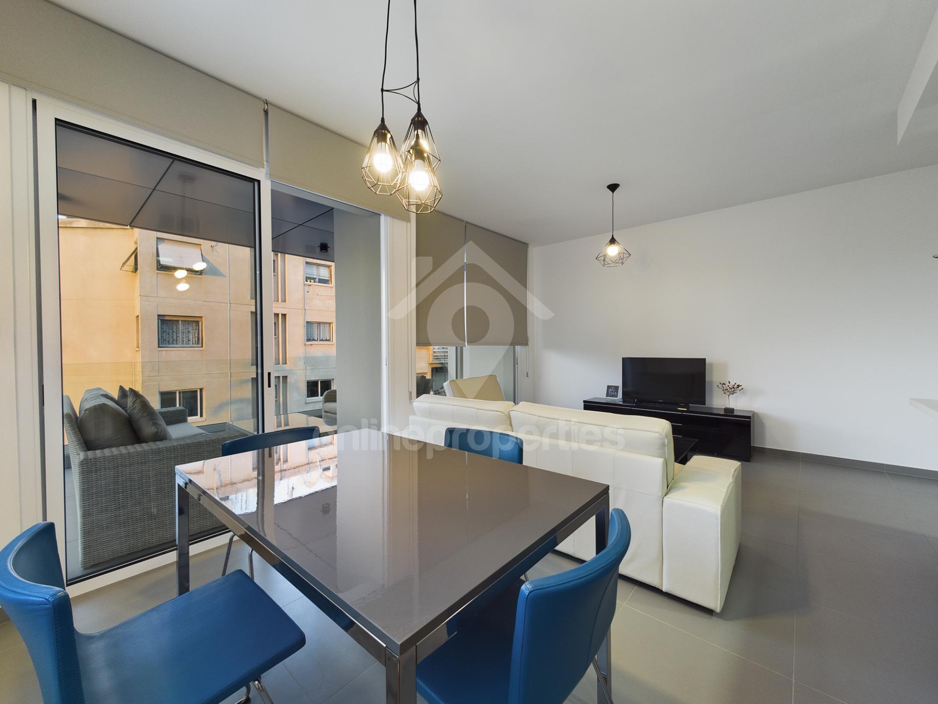 To change image, hover mouse over thumbnails below