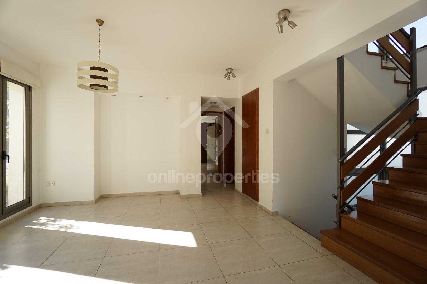 To change image, hover mouse over thumbnails below