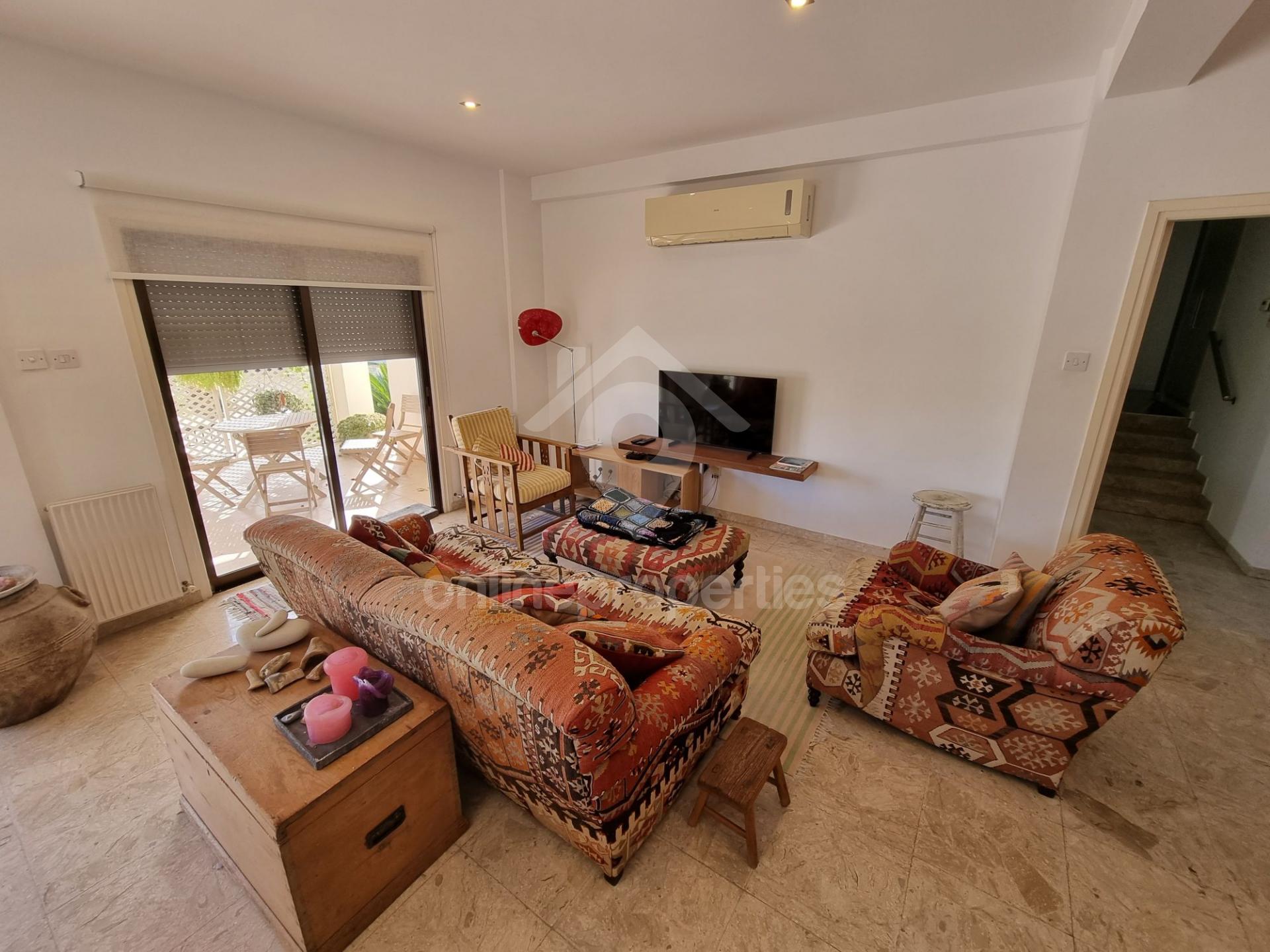 To change image, hover mouse over thumbnails below