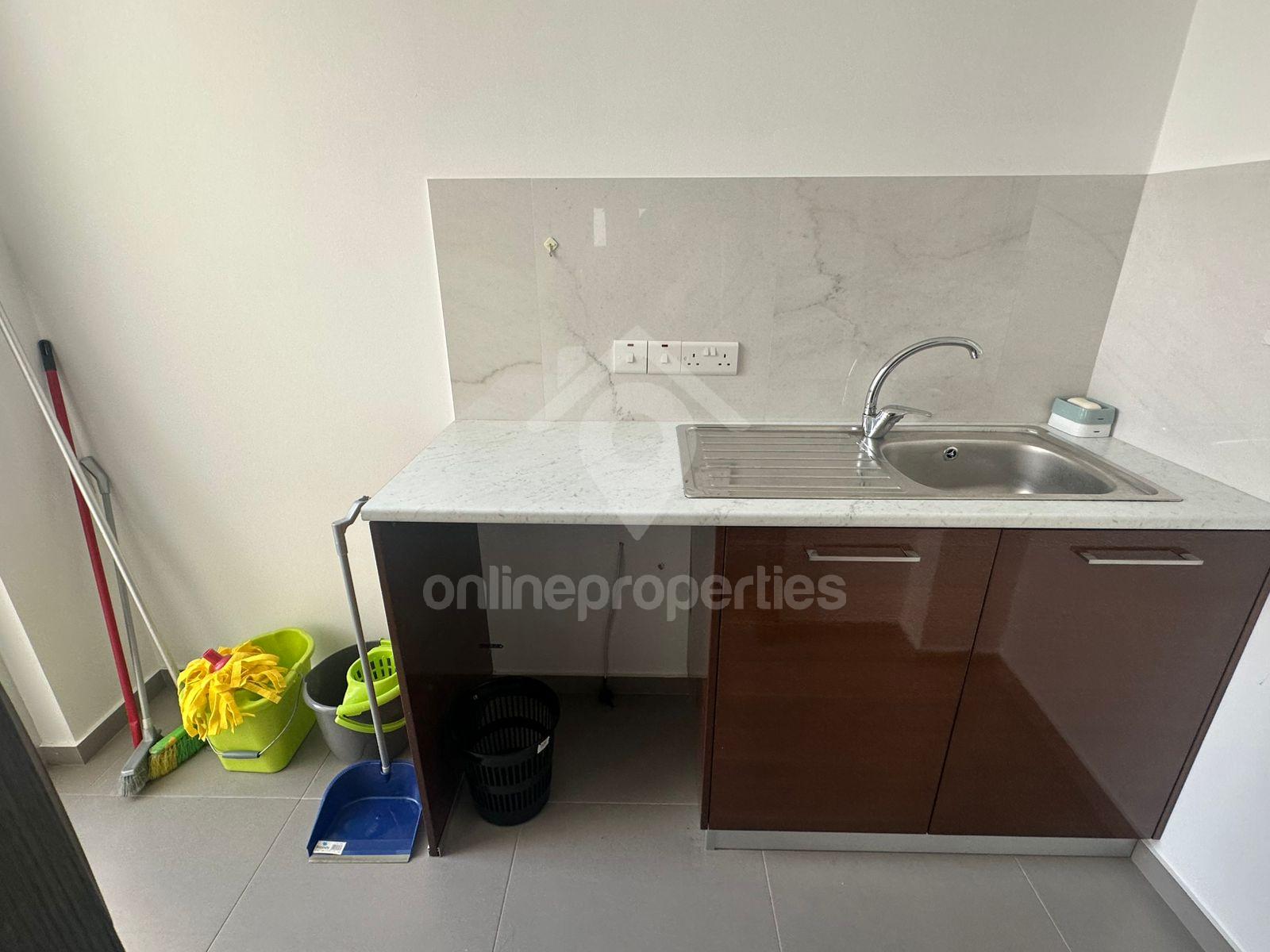 To change image, hover mouse over thumbnails below