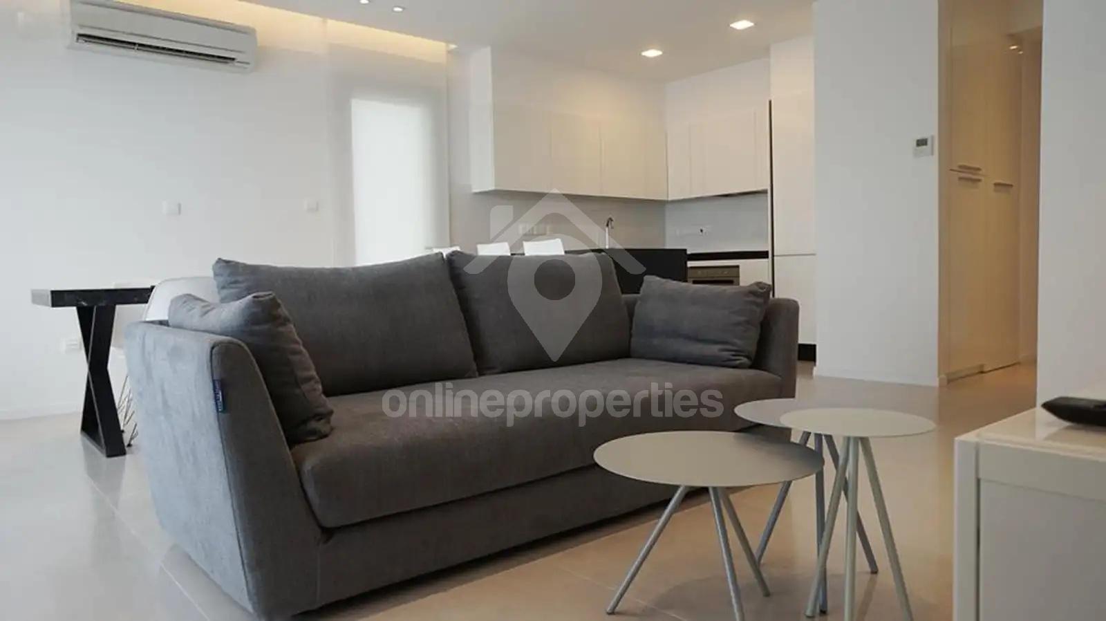 To change image, hover mouse over thumbnails below