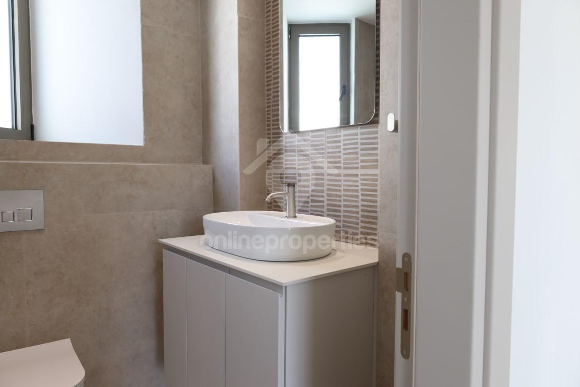 To change image, hover mouse over thumbnails below