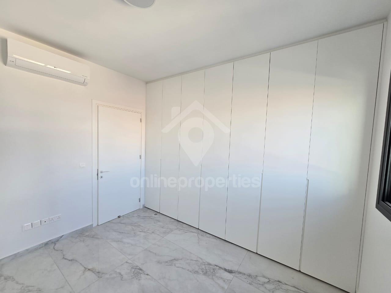 To change image, hover mouse over thumbnails below