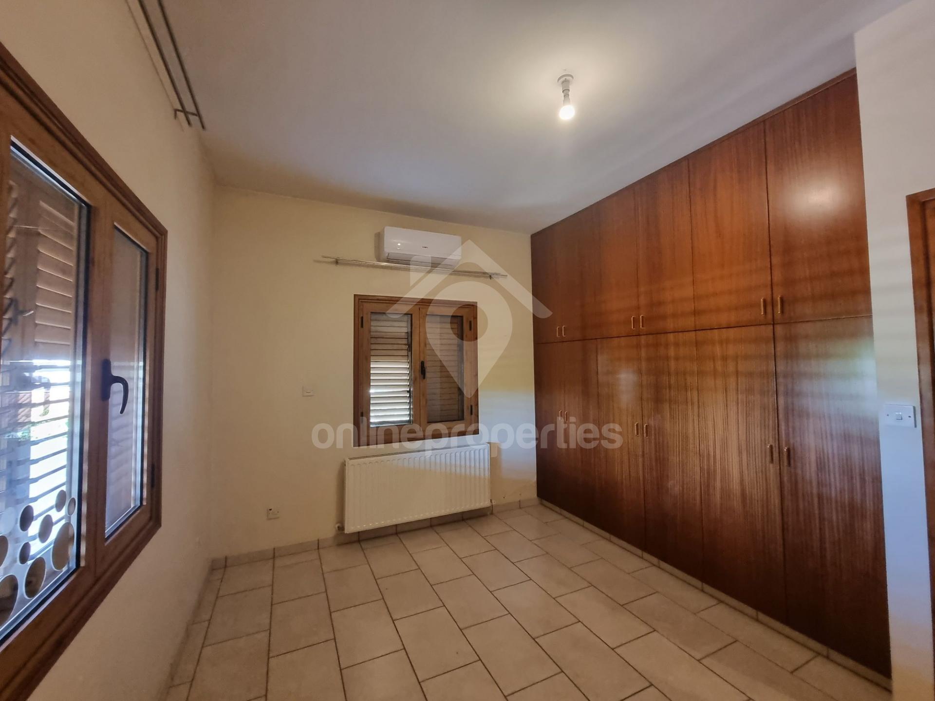 To change image, hover mouse over thumbnails below