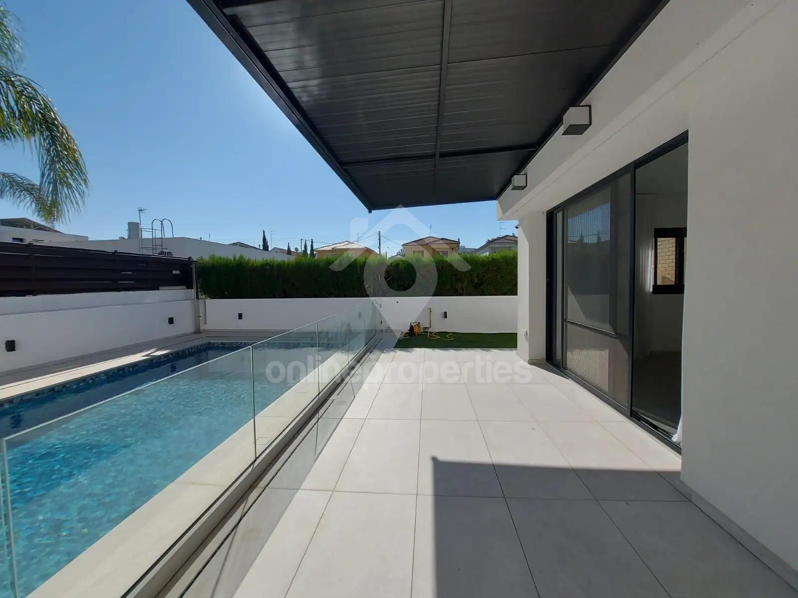 To change image, hover mouse over thumbnails below