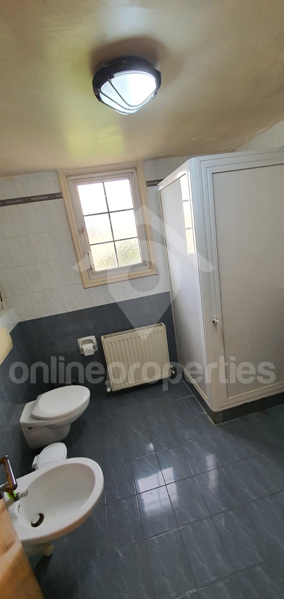 To change image, hover mouse over thumbnails below