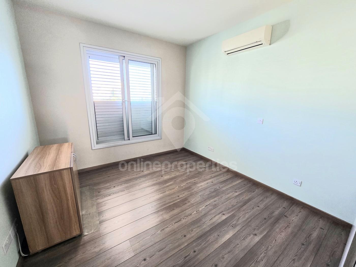 To change image, hover mouse over thumbnails below