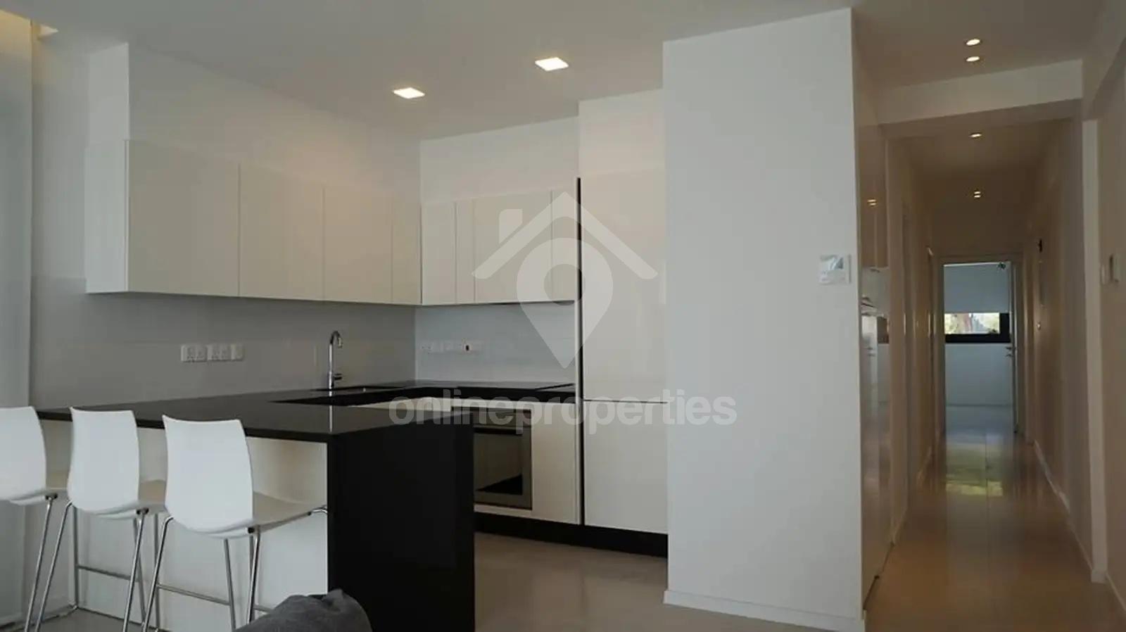 To change image, hover mouse over thumbnails below