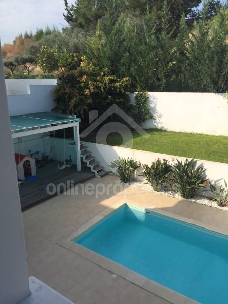 To change image, hover mouse over thumbnails below