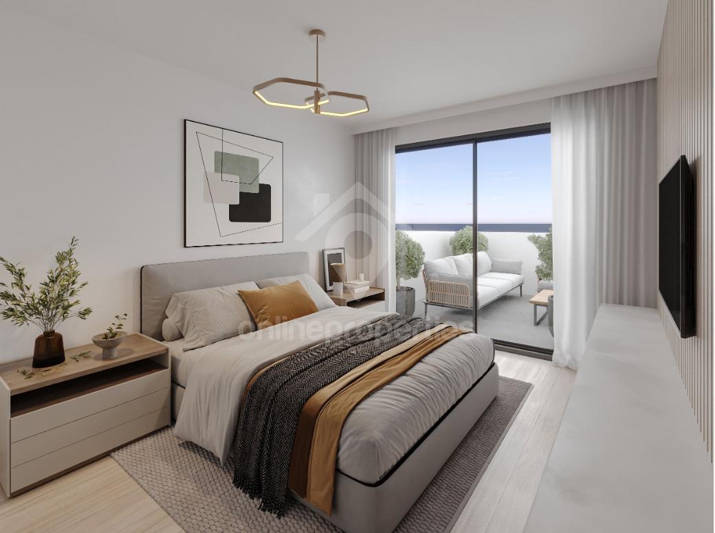 To change image, hover mouse over thumbnails below