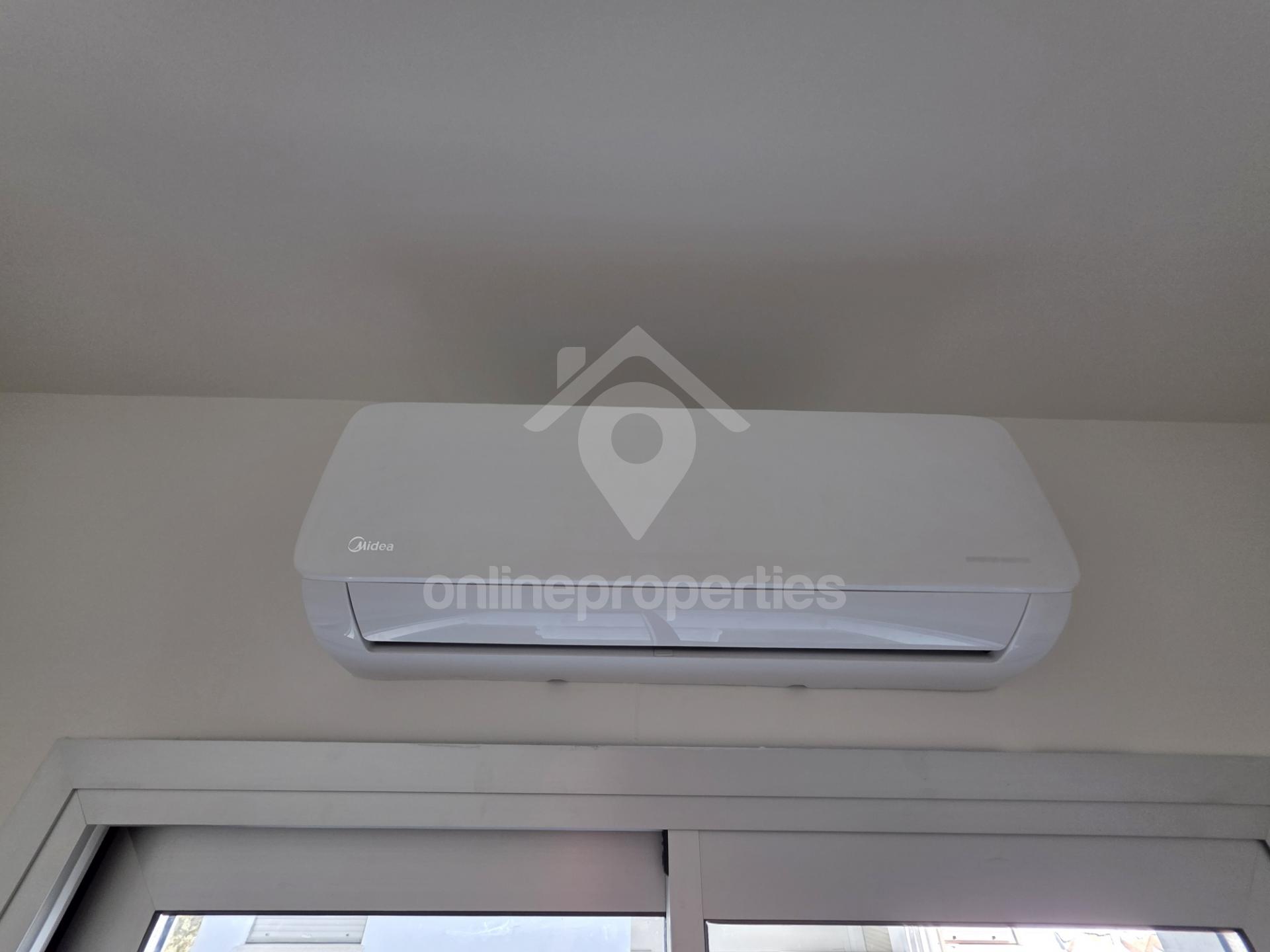 To change image, hover mouse over thumbnails below