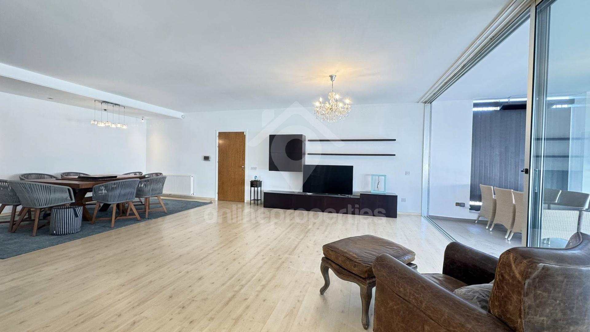 To change image, hover mouse over thumbnails below