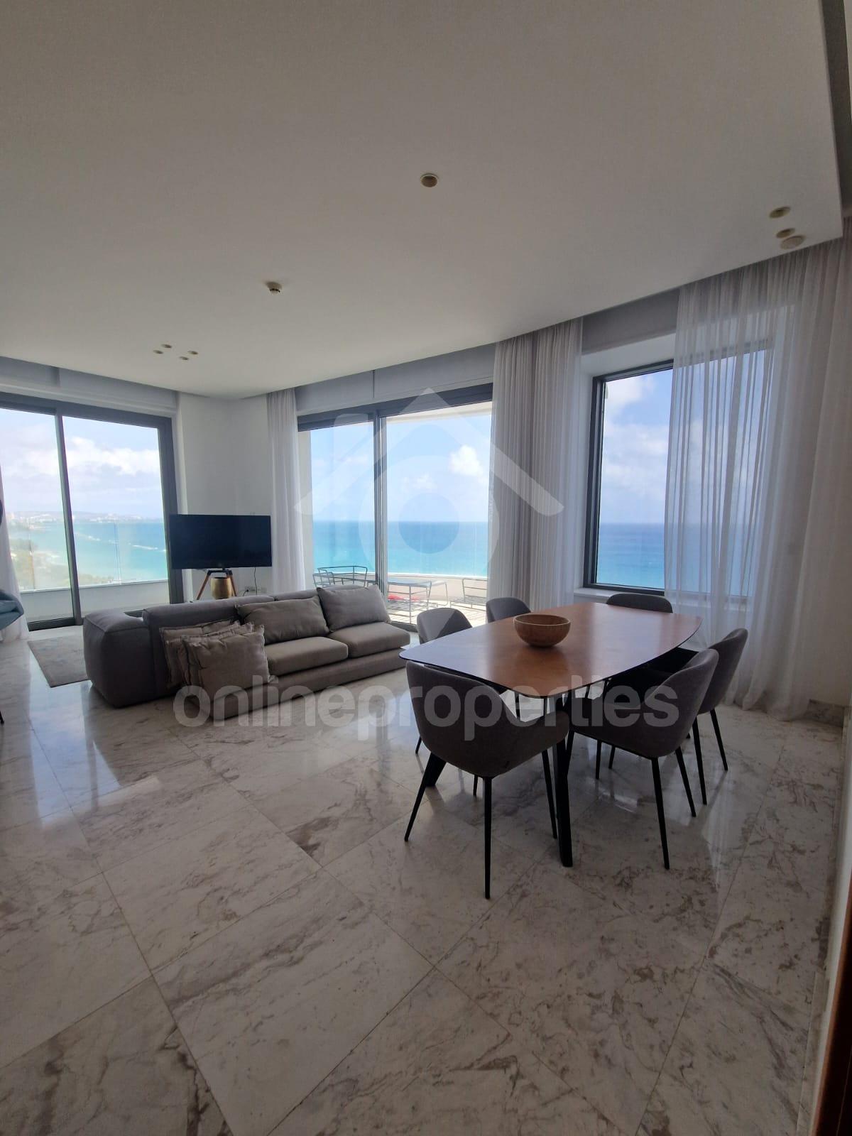 To change image, hover mouse over thumbnails below