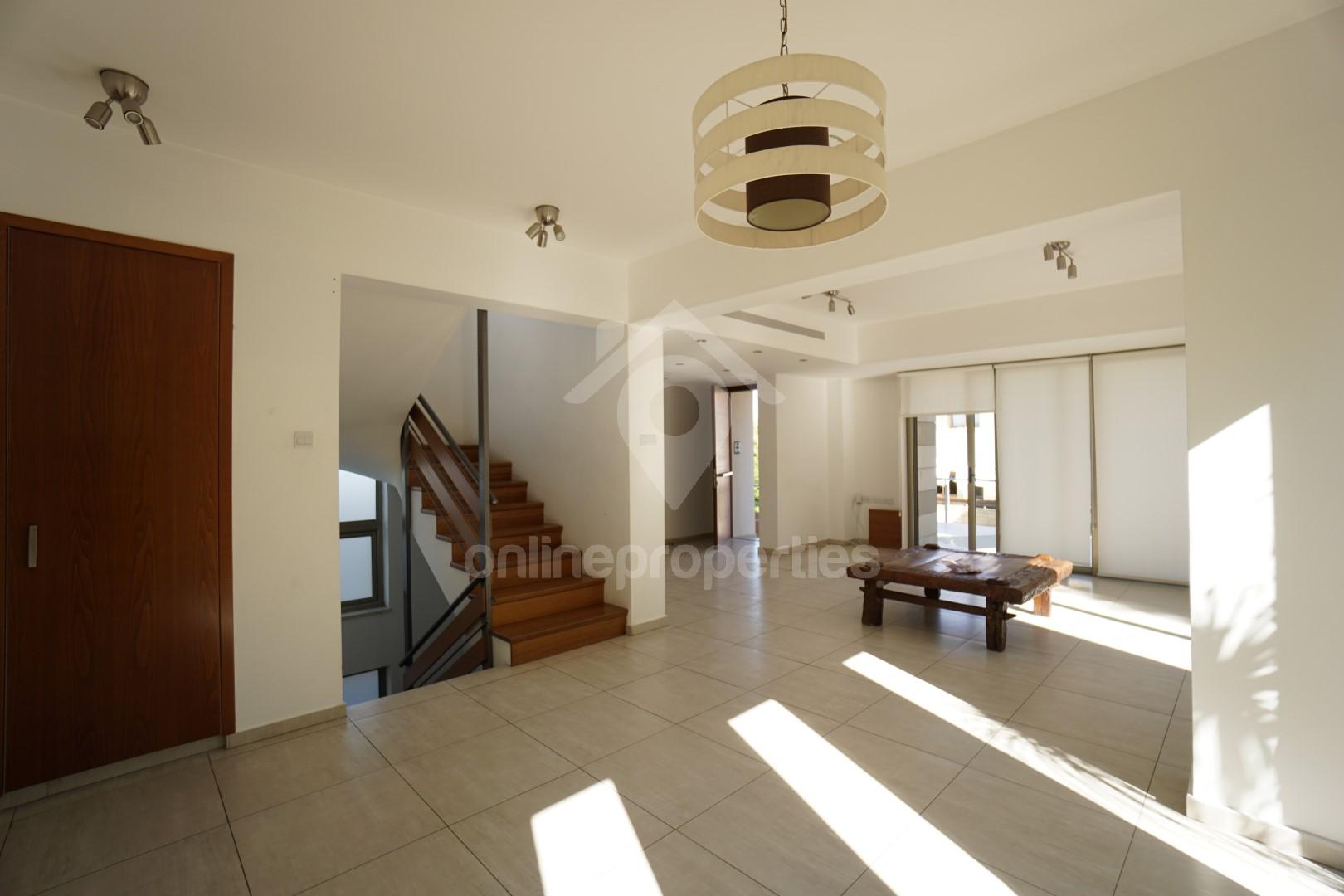 To change image, hover mouse over thumbnails below