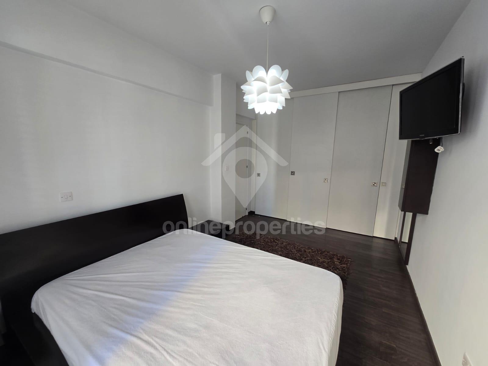 To change image, hover mouse over thumbnails below