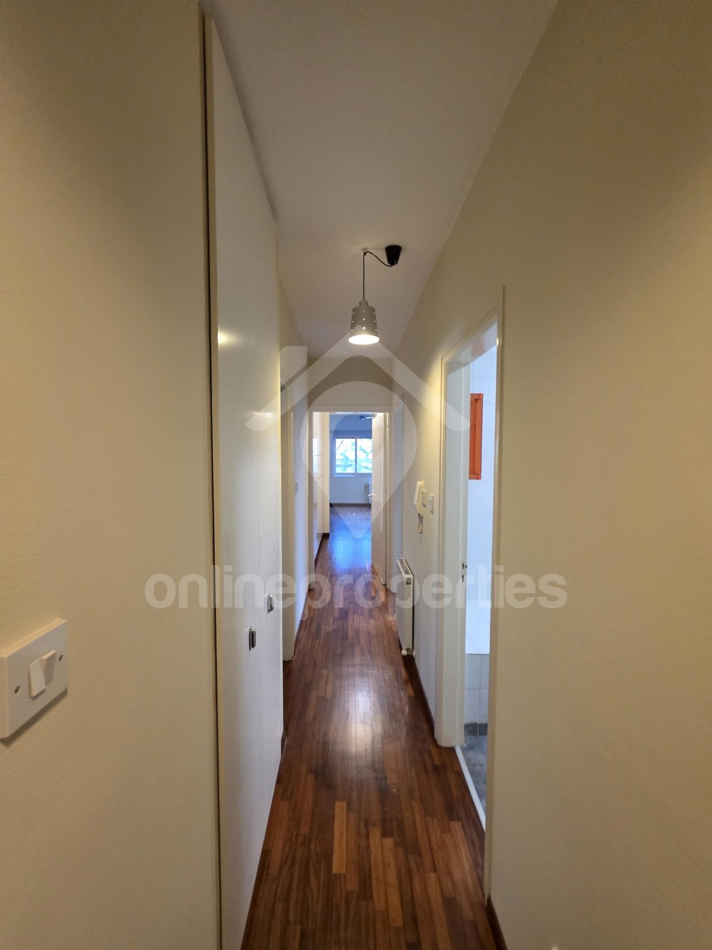 To change image, hover mouse over thumbnails below