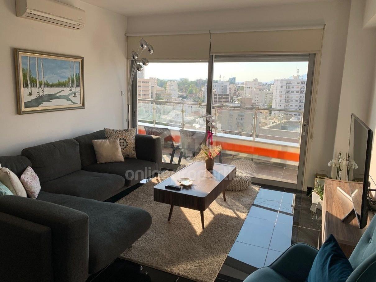 To change image, hover mouse over thumbnails below