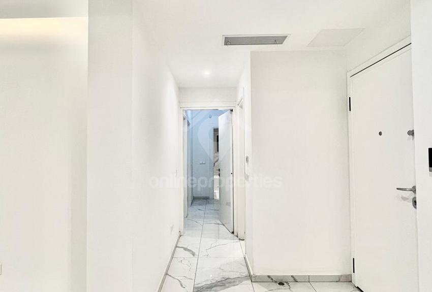 To change image, hover mouse over thumbnails below