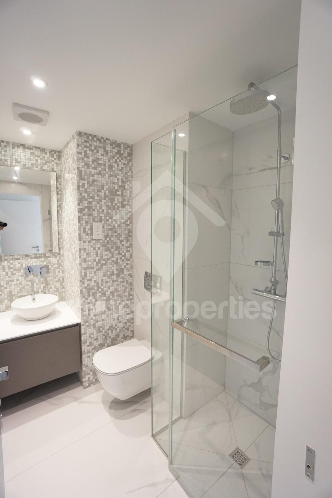 To change image, hover mouse over thumbnails below