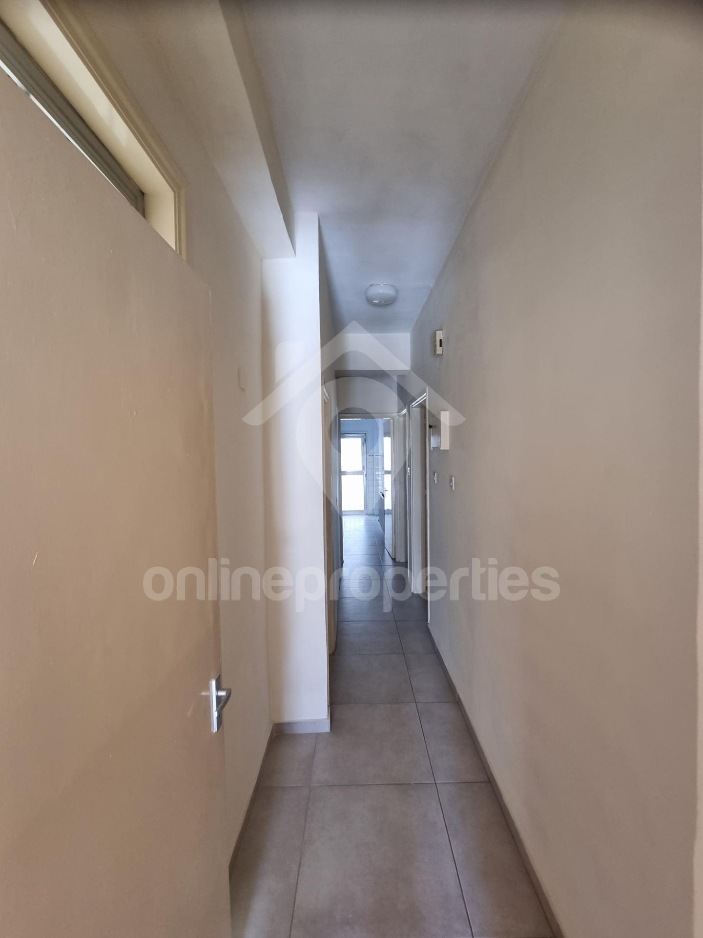 To change image, hover mouse over thumbnails below