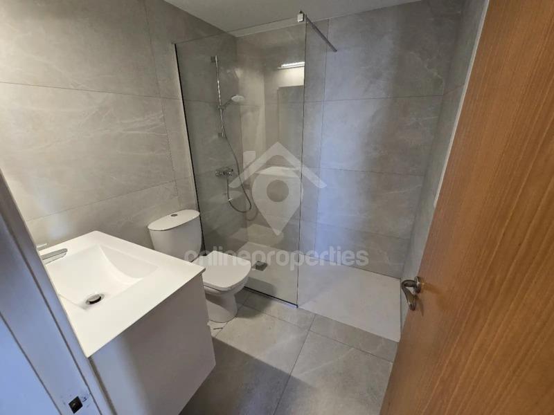 To change image, hover mouse over thumbnails below