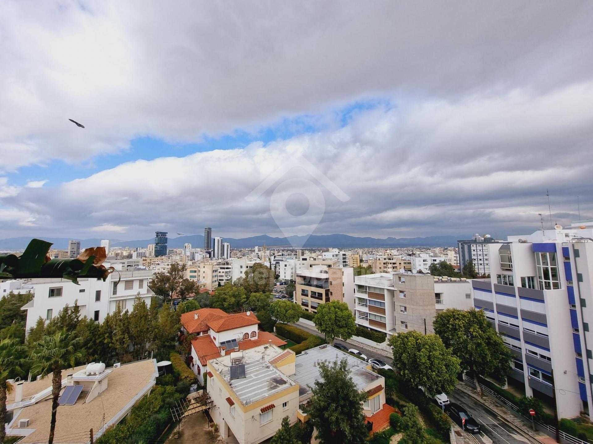 To change image, hover mouse over thumbnails below