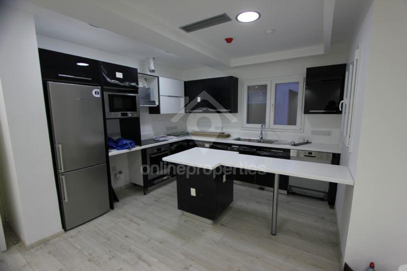 To change image, hover mouse over thumbnails below