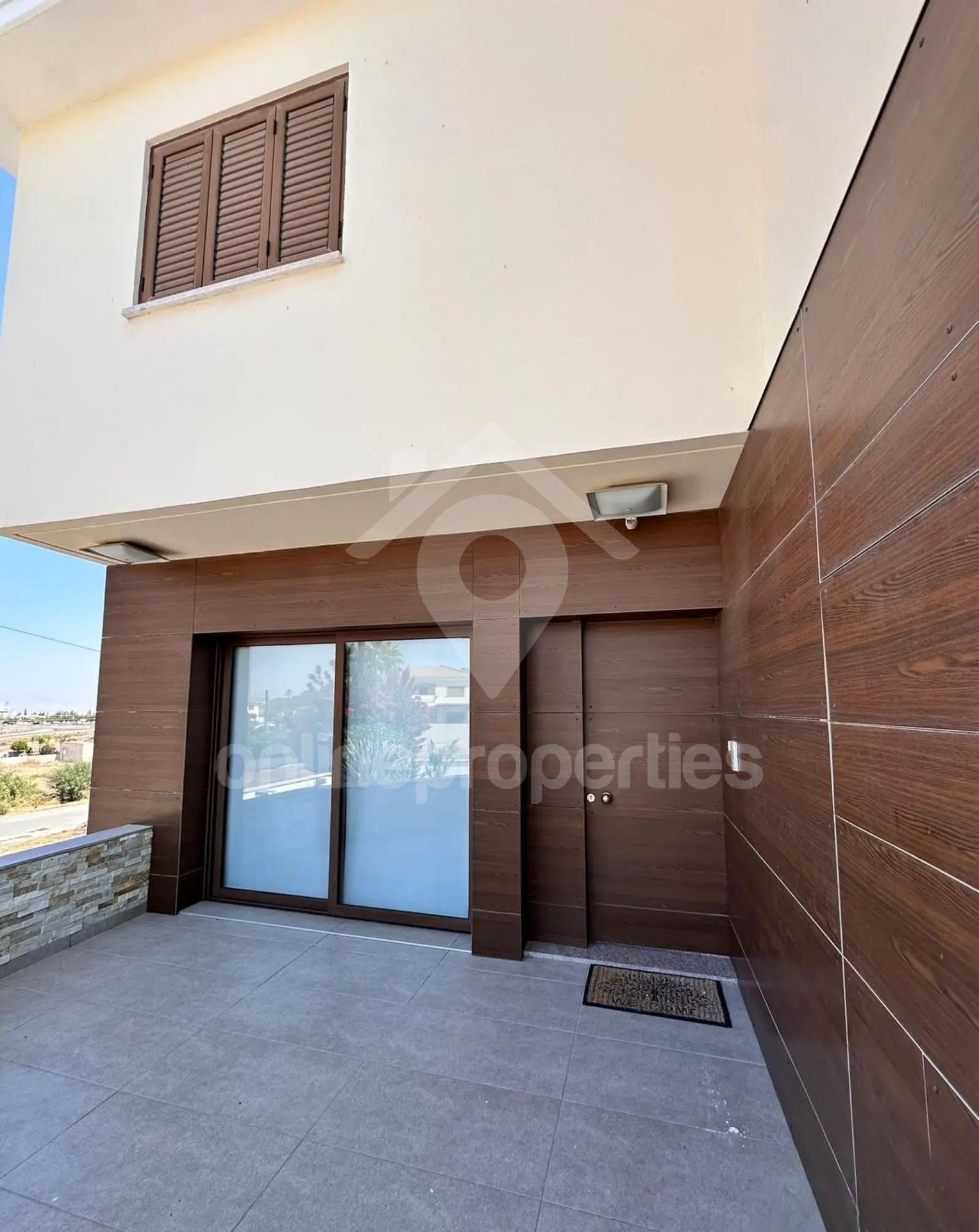 To change image, hover mouse over thumbnails below