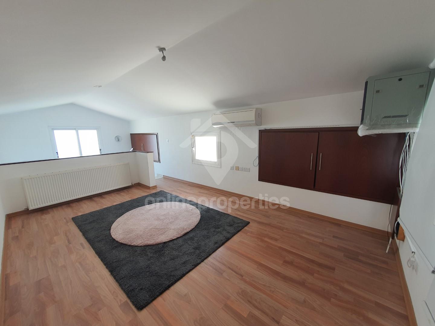 To change image, hover mouse over thumbnails below