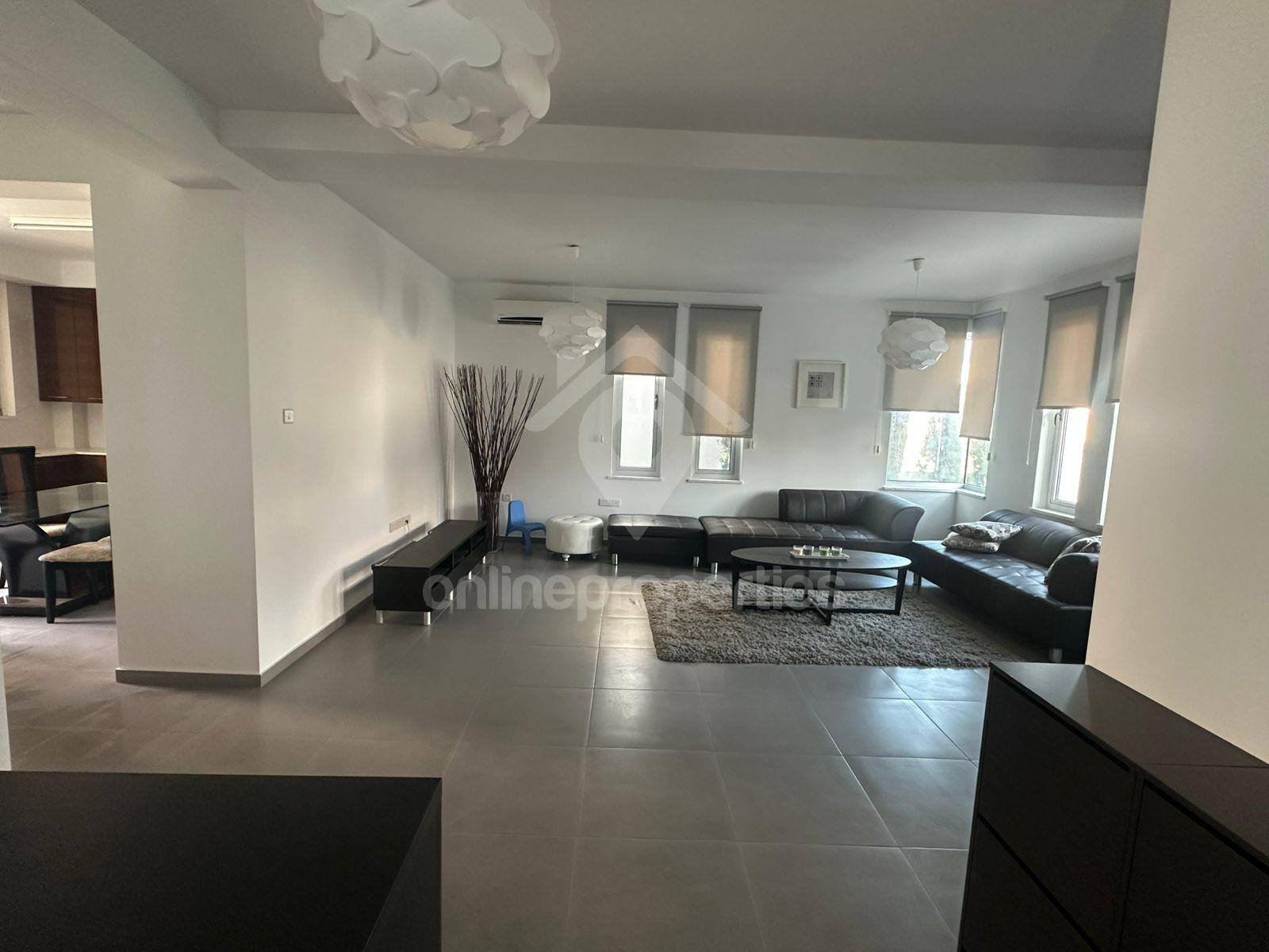 To change image, hover mouse over thumbnails below